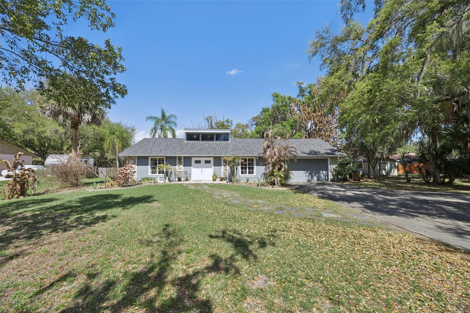 1691 GRANDVIEW BOULEVARD