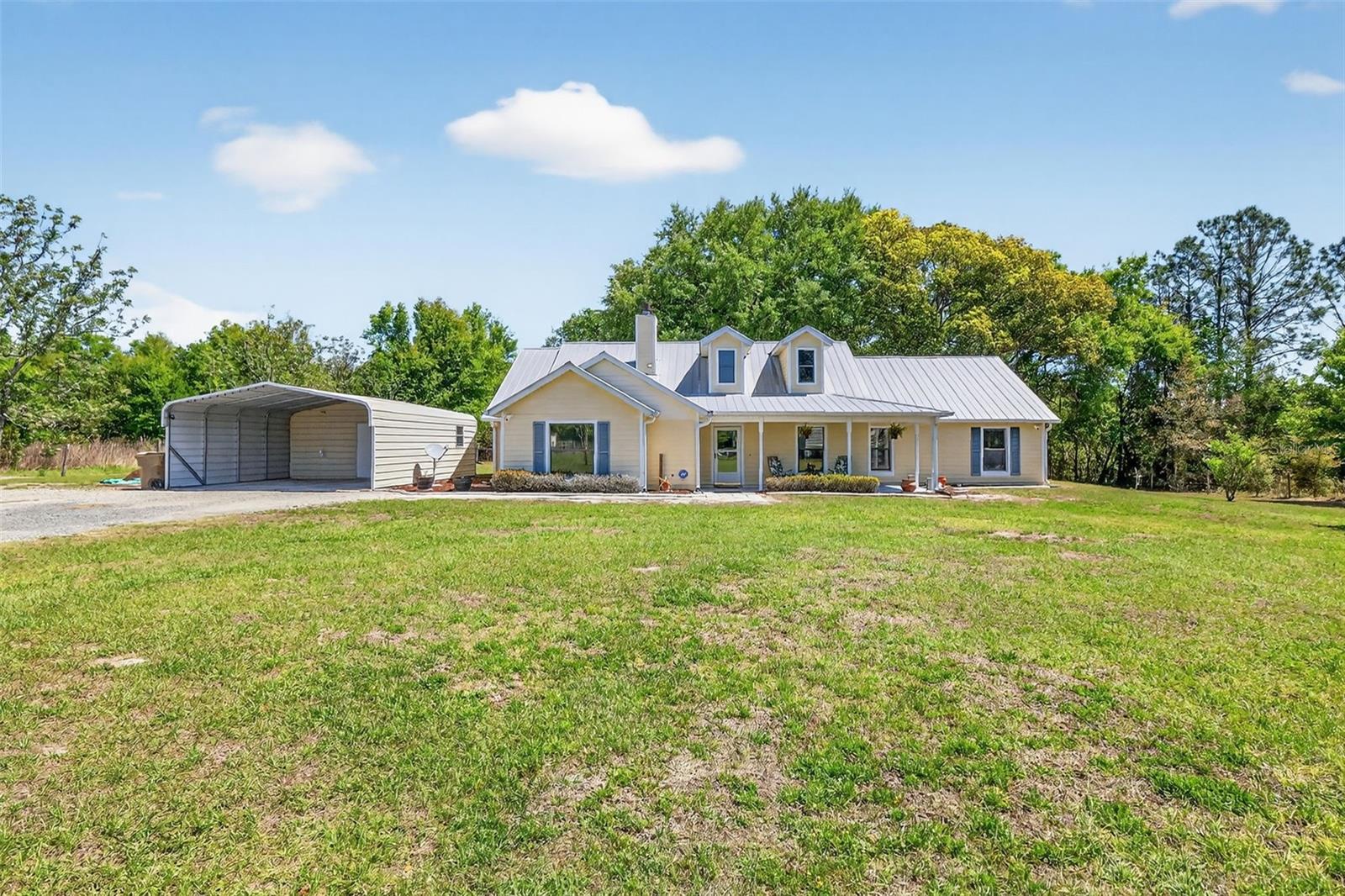 Listing photo 2 for 32510 Whitney Rd