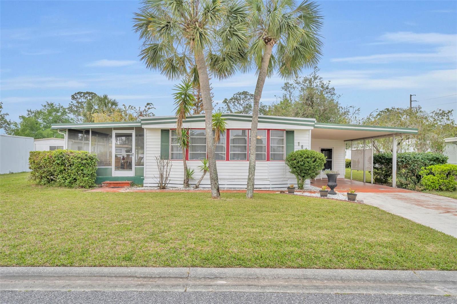 Listing photo 1 for 104 Diamond Head Dr