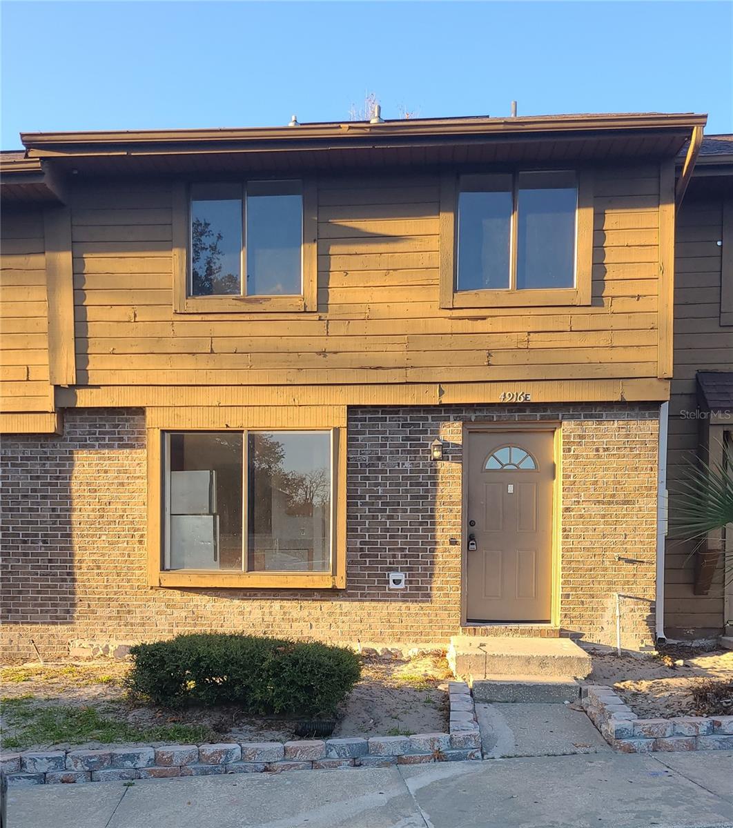 4916 SILVER OAKS VLG Unit E