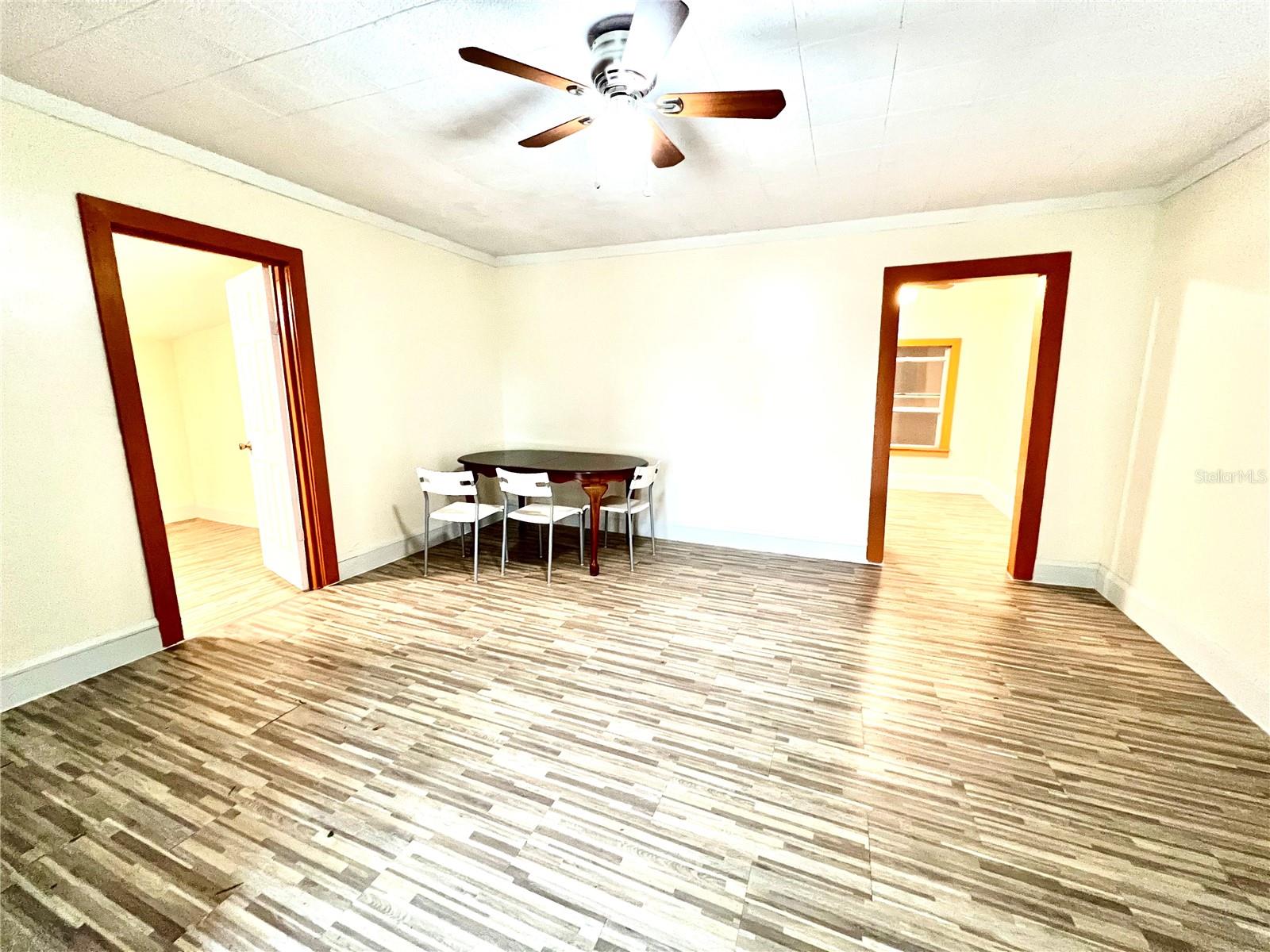Listing photo 2 for 343 Weaver Ave