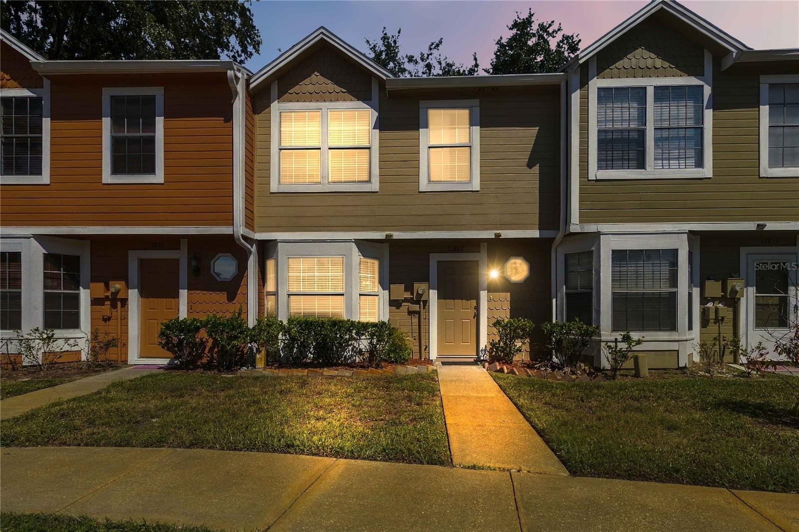 Listing photo 1 for 11807 Mintwood Ct