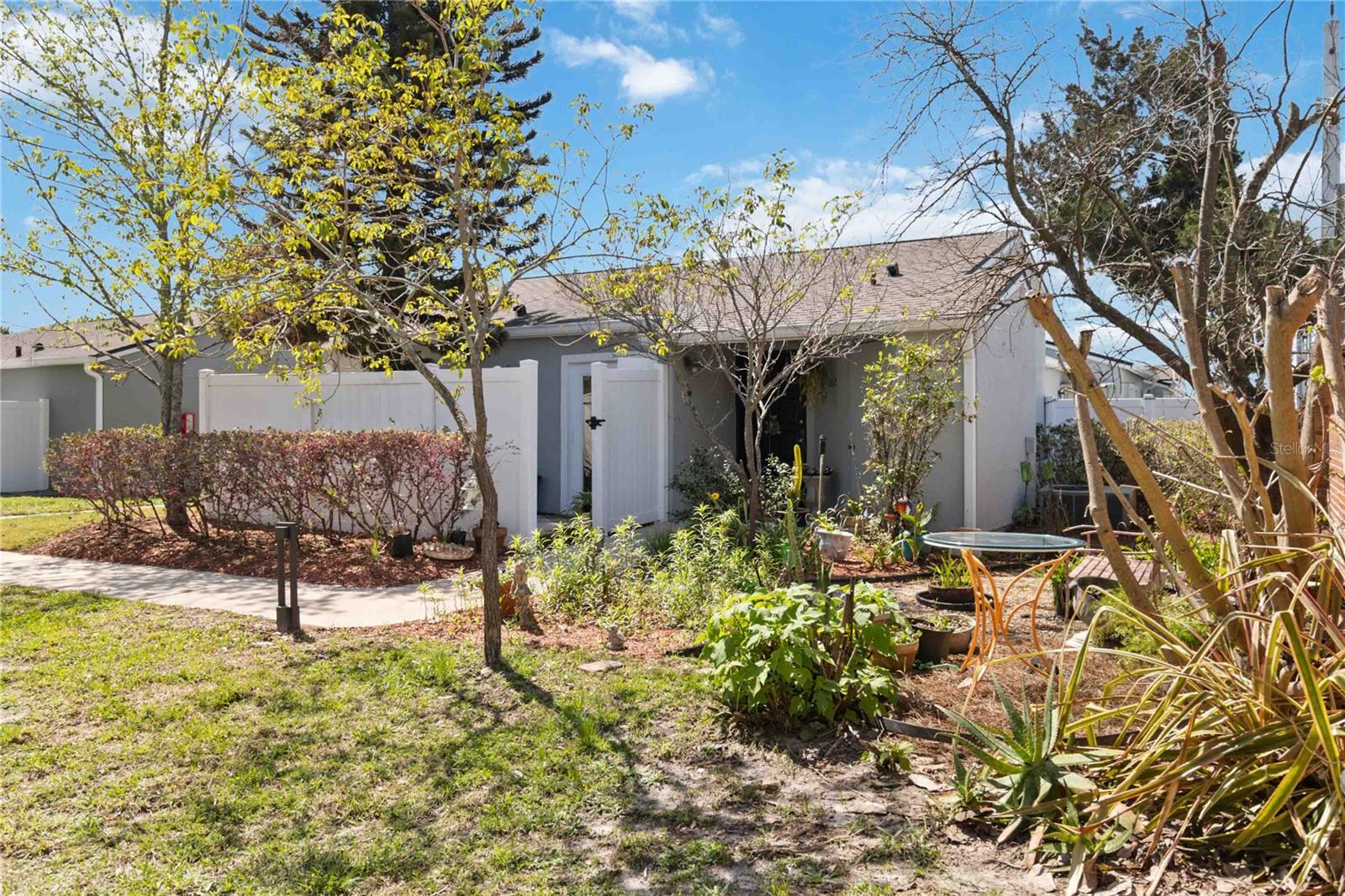 102 DORCHESTER SQUARE Unit 102