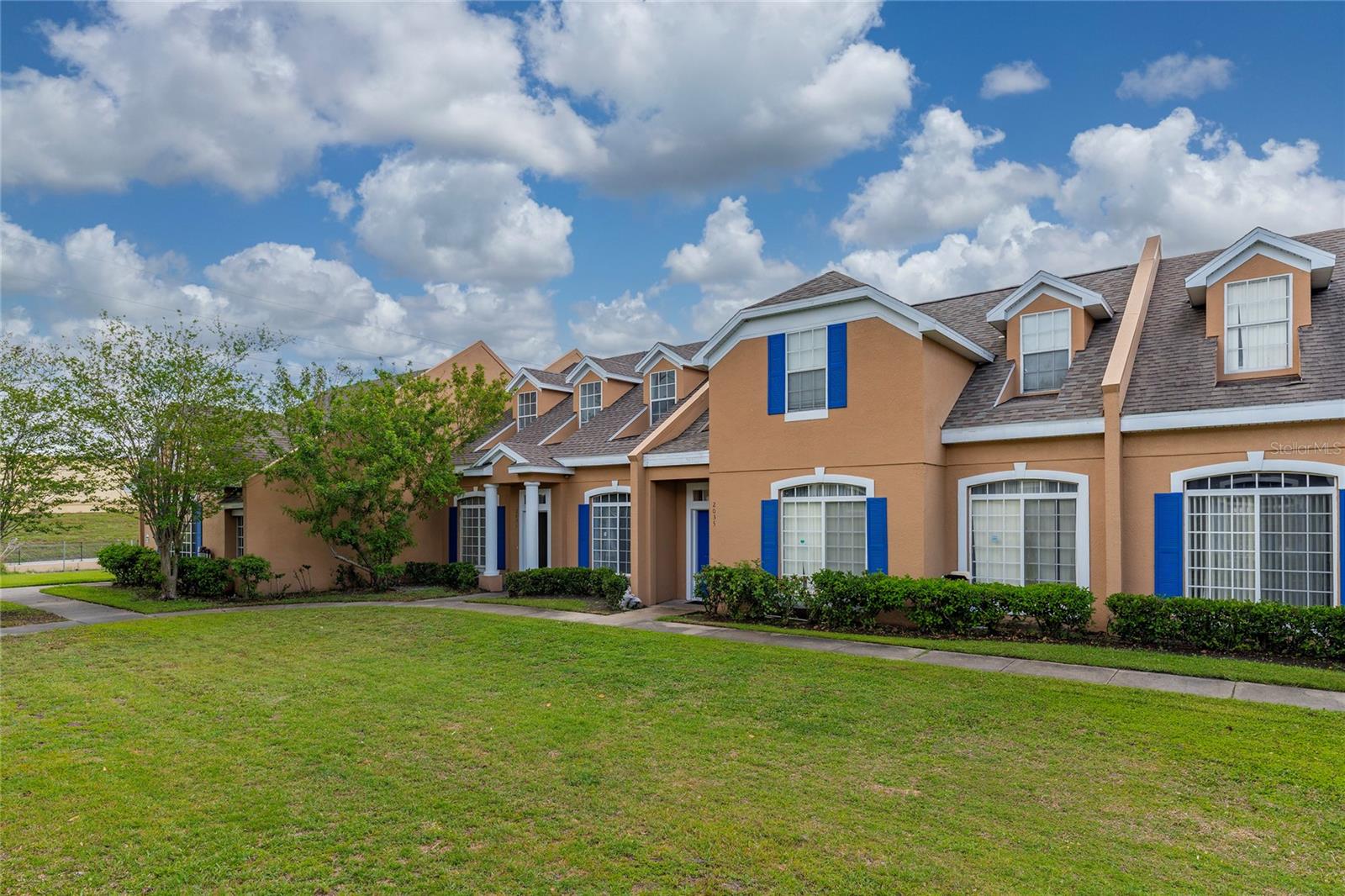 2035 ISLAND BROOK LANE