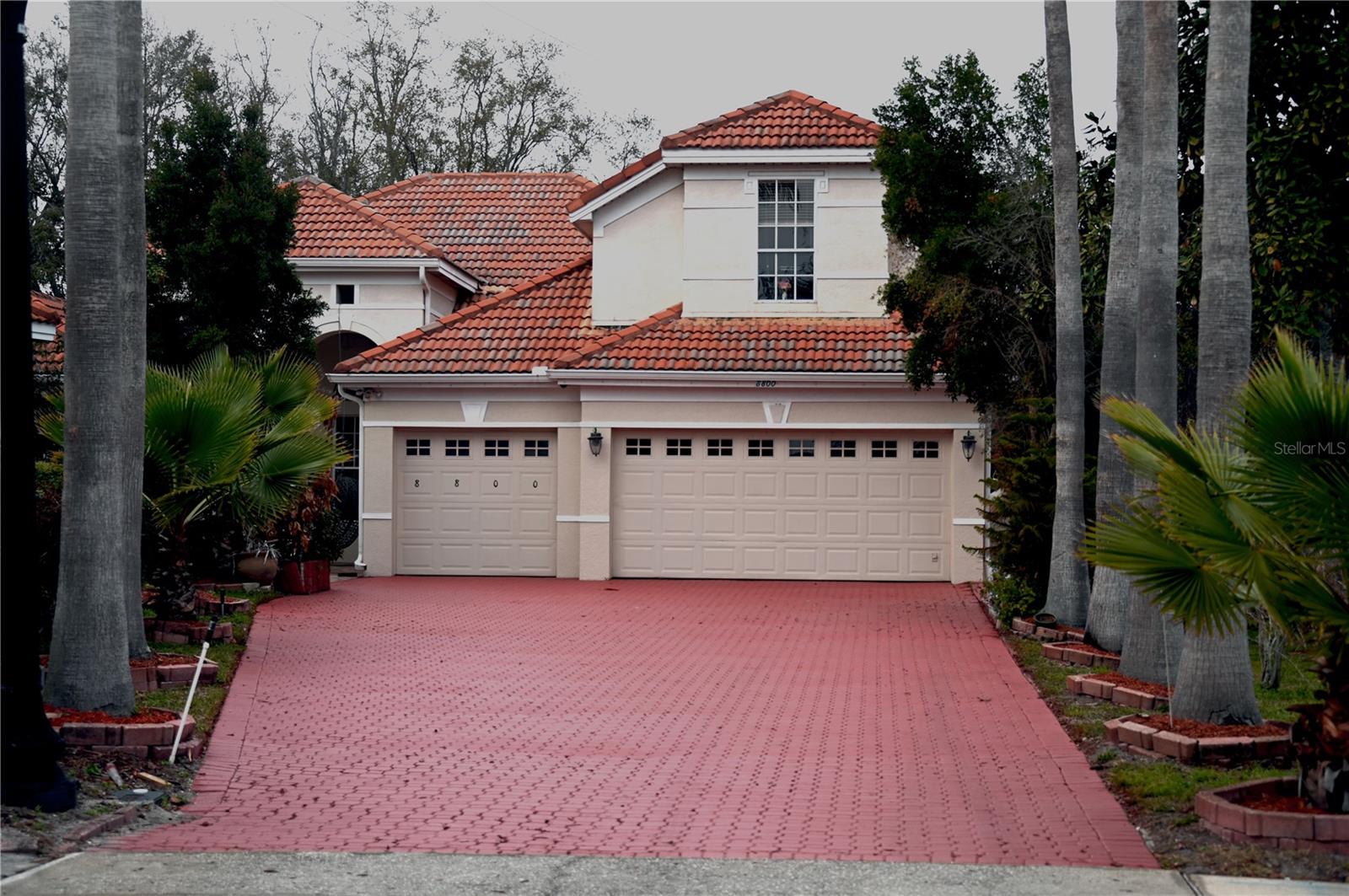 8800 OAK LANDINGS COURT