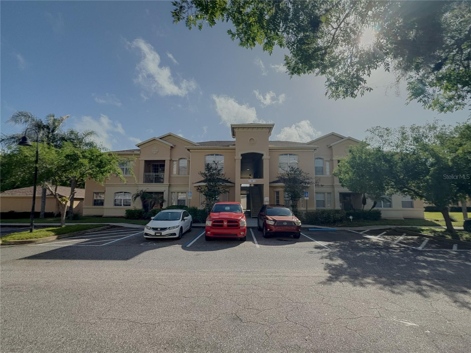 Listing photo 1 for 204 Terrace Ridge Cir #204