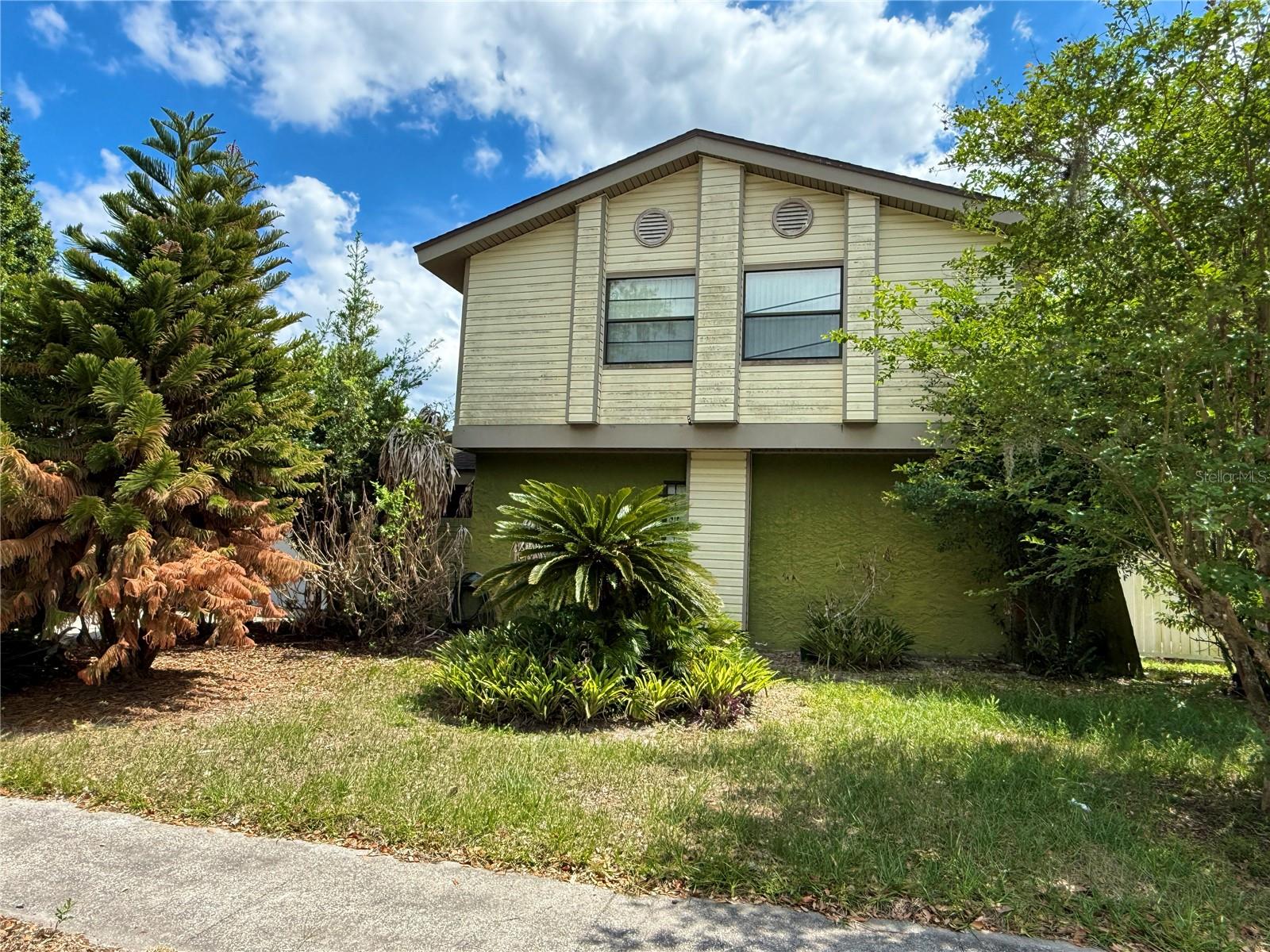 1920 HEATHWOOD DR