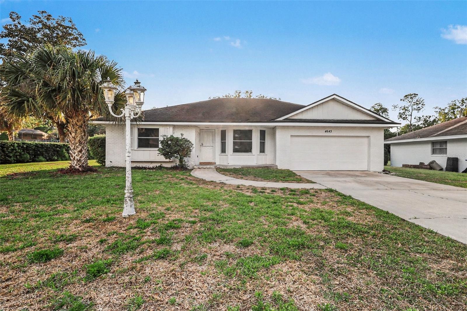 Listing photo 1 for 4643 Valley View Dr W