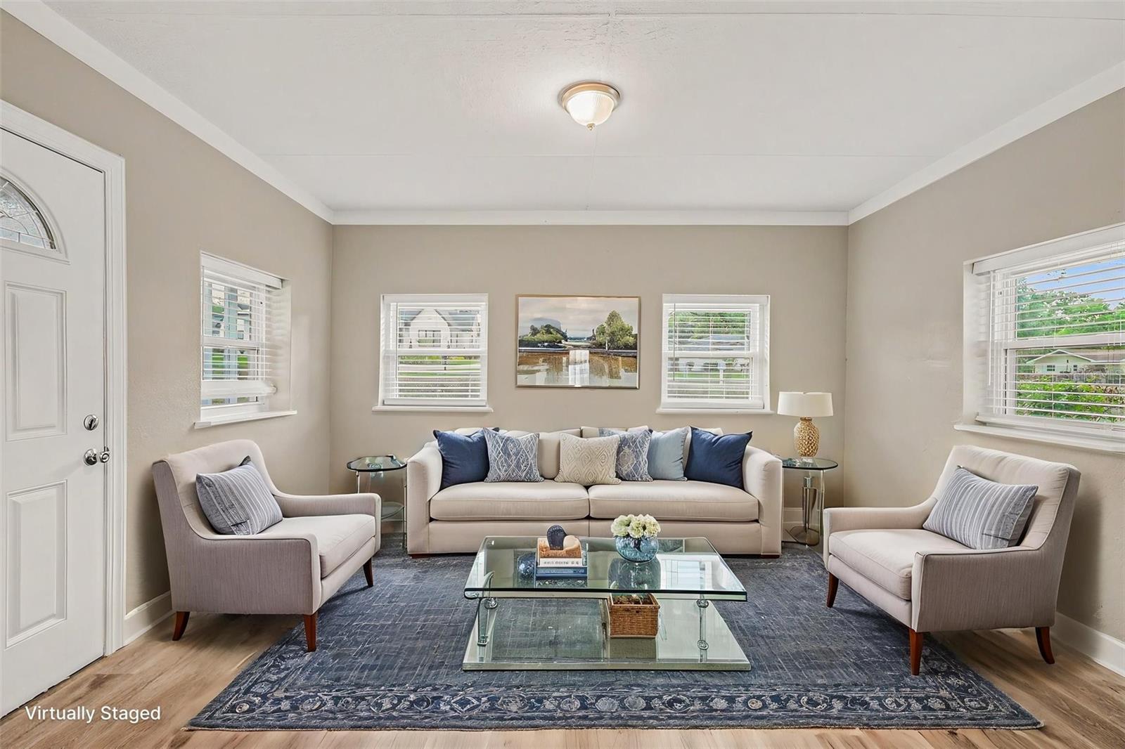 Listing photo 3 for 4643 Valley View Dr W