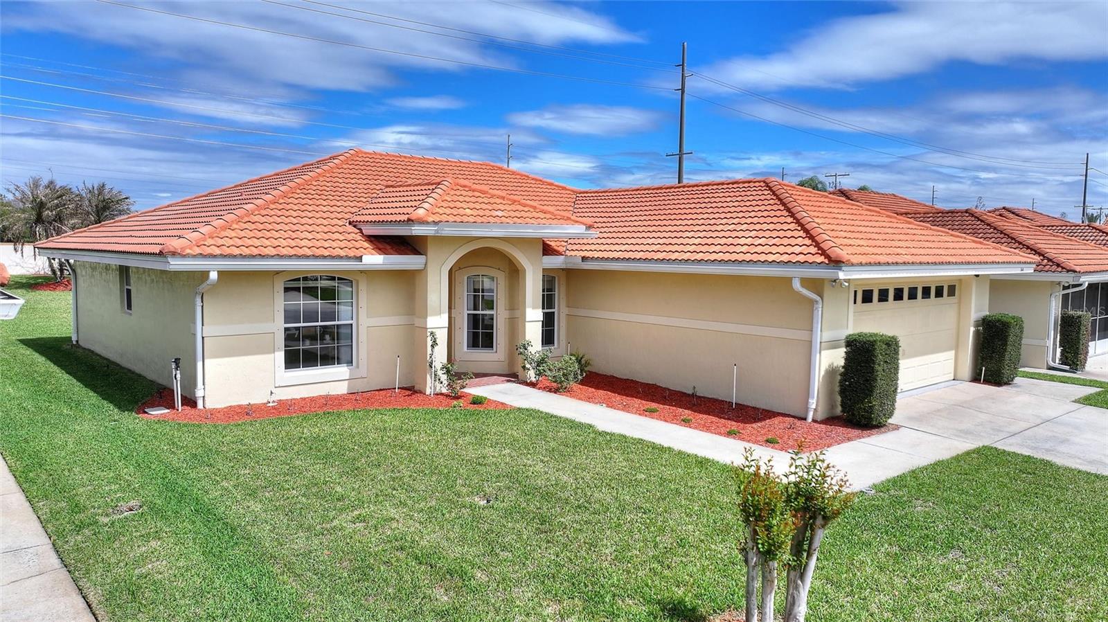 Listing photo 1 for 144 Morning Glory Cir