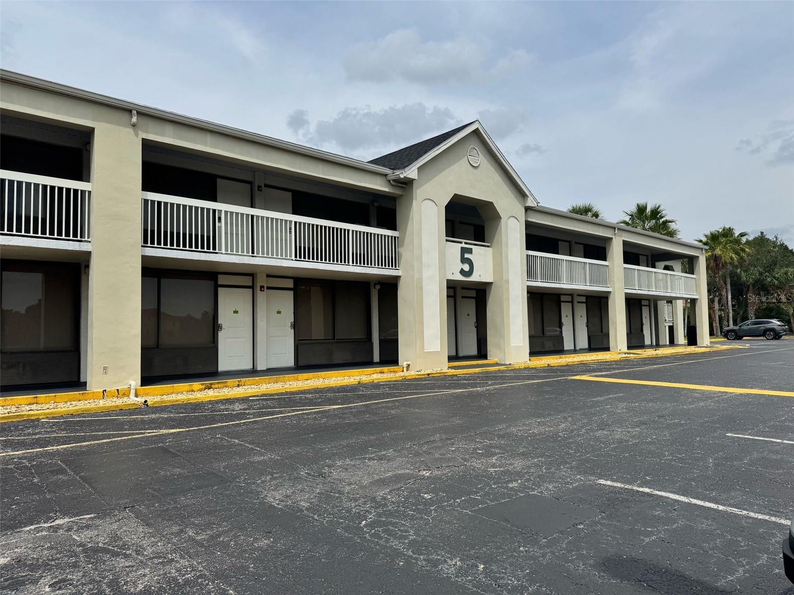 Listing photo 1 for 5245 W Irlo Bronson Memorial Hwy #276