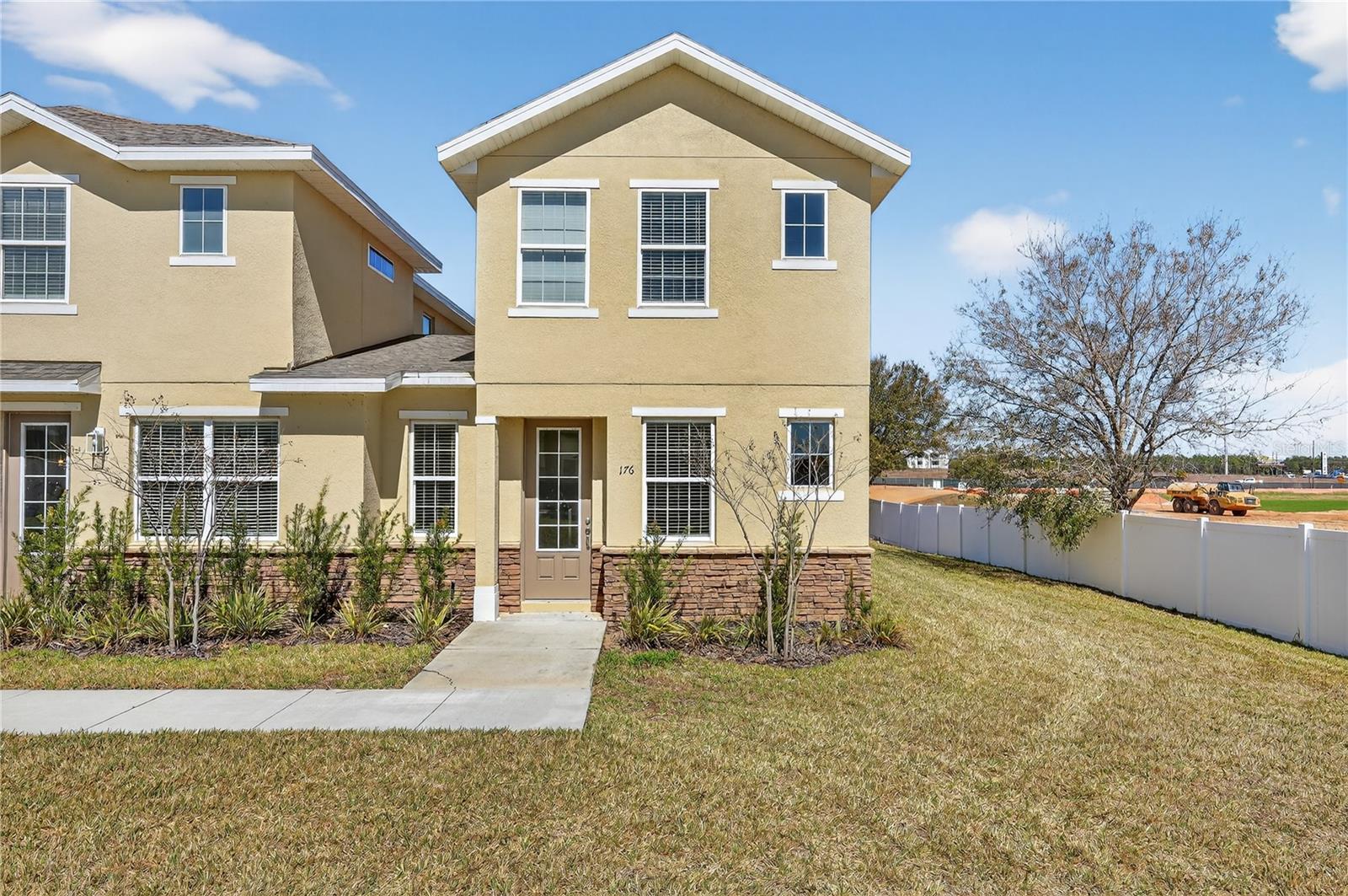 Listing photo 1 for 176 Holly Village Dr