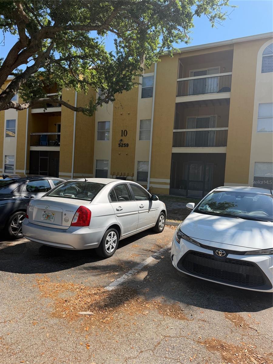 5259 IMAGES CIRCLE Unit 207