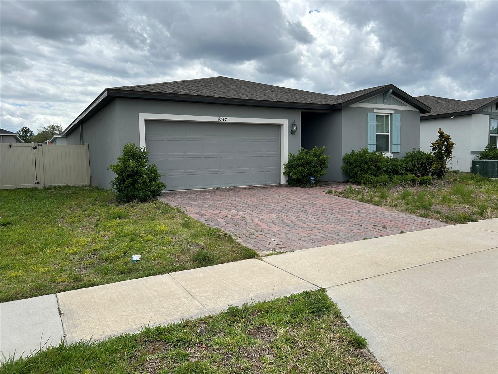 Listing photo 3 for 4747 Bernard Blvd