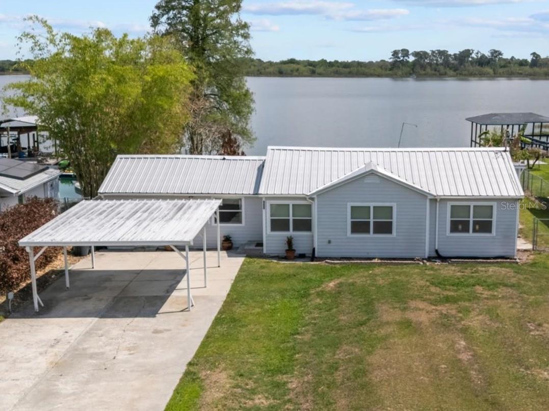 Listing photo 1 for 900 Lake Jessie Dr