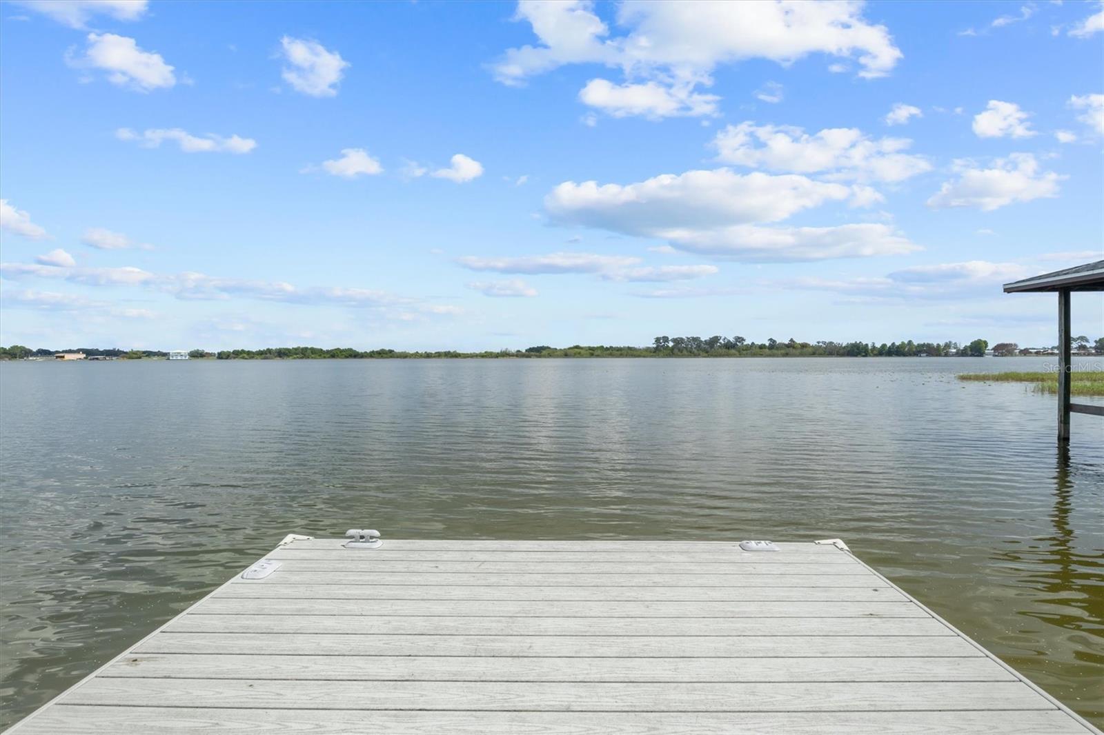 Listing photo 2 for 900 Lake Jessie Dr