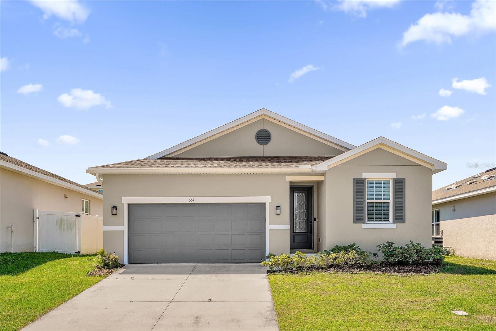 Listing photo 2 for 551 Lake Smart Blvd