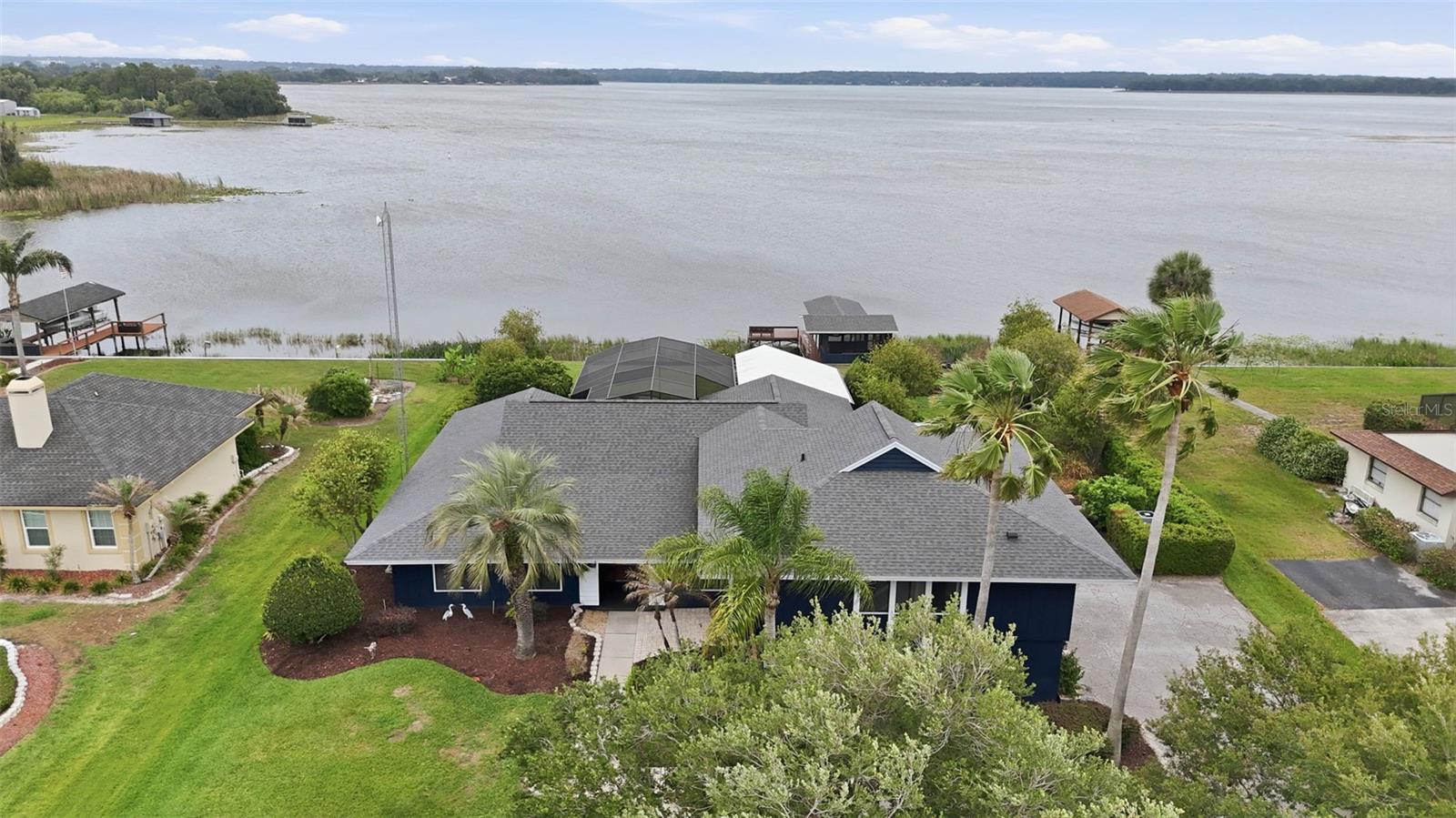 Listing photo 2 for 29116 Beauclaire Dr