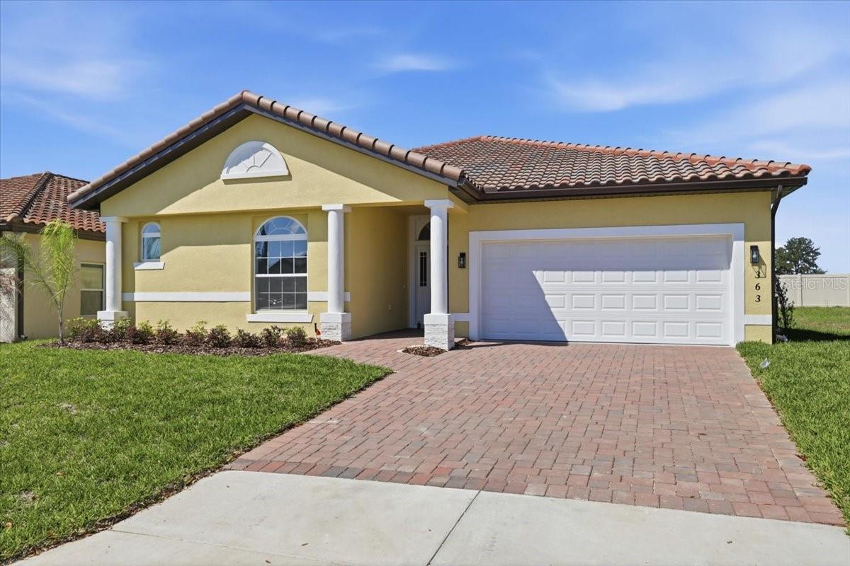Listing photo 2 for 363 Villa Sorrento Cir