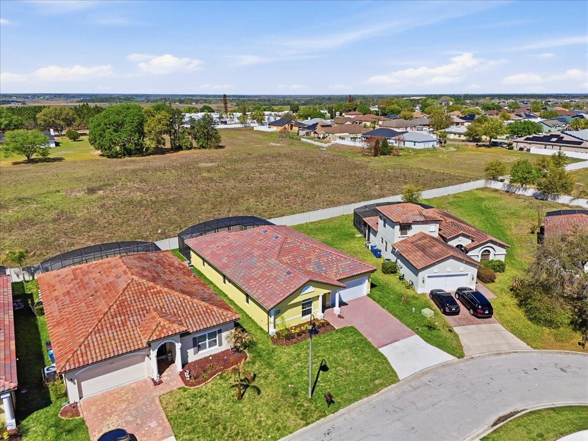 Listing photo 1 for 363 Villa Sorrento Cir