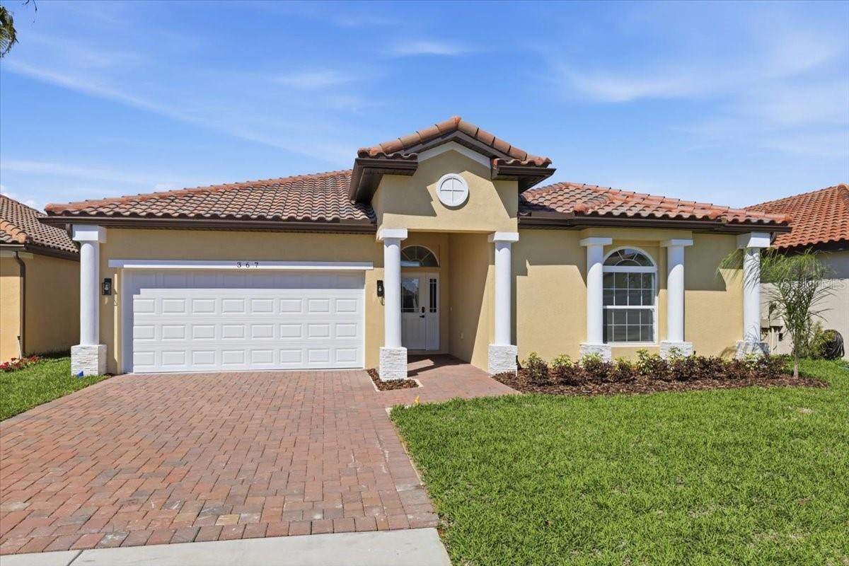 Listing photo 2 for 367 Villa Sorrento Cir