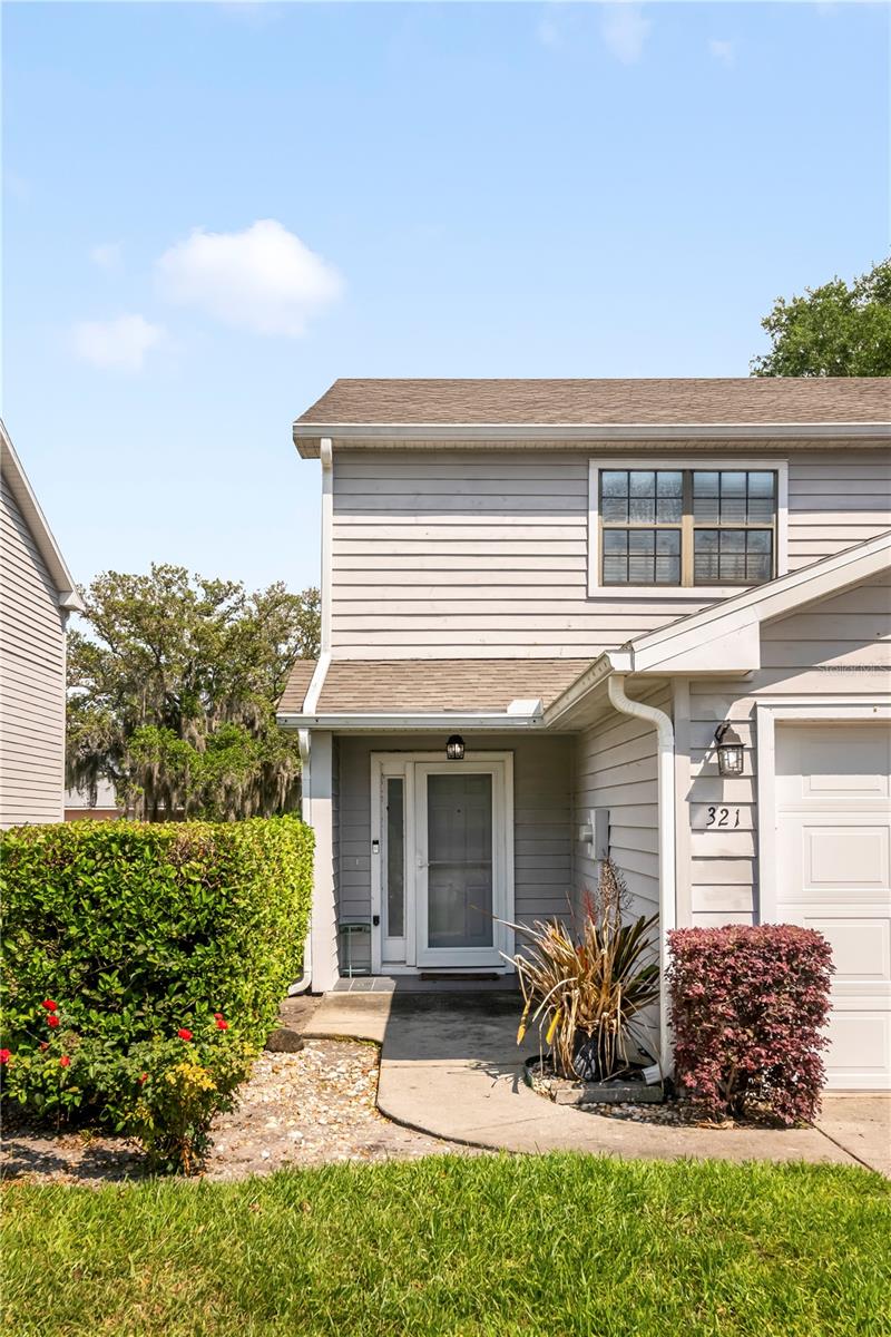Listing photo 1 for 321 Orange Blossom Dr