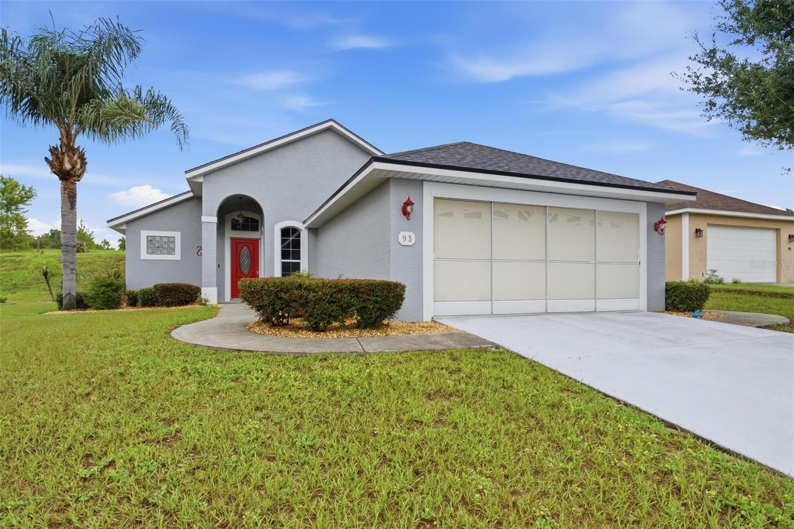 Listing photo 2 for 93 Fairway Cir