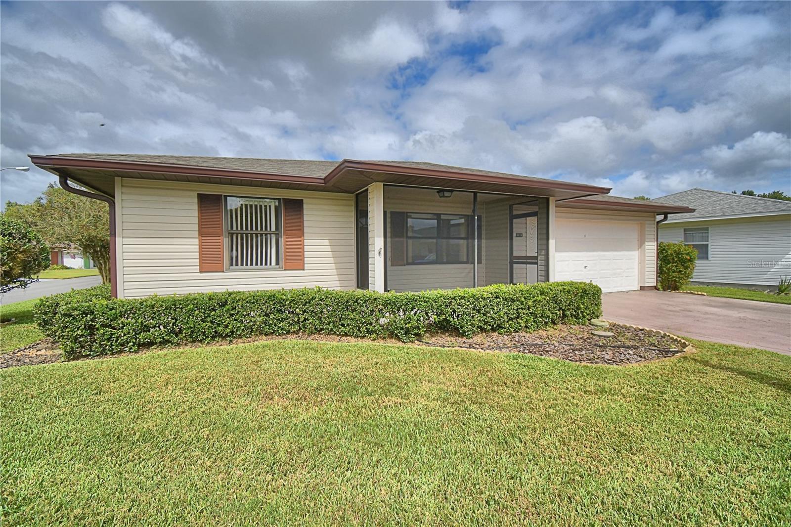 Listing photo 1 for 4828 Squire Hollow Dr