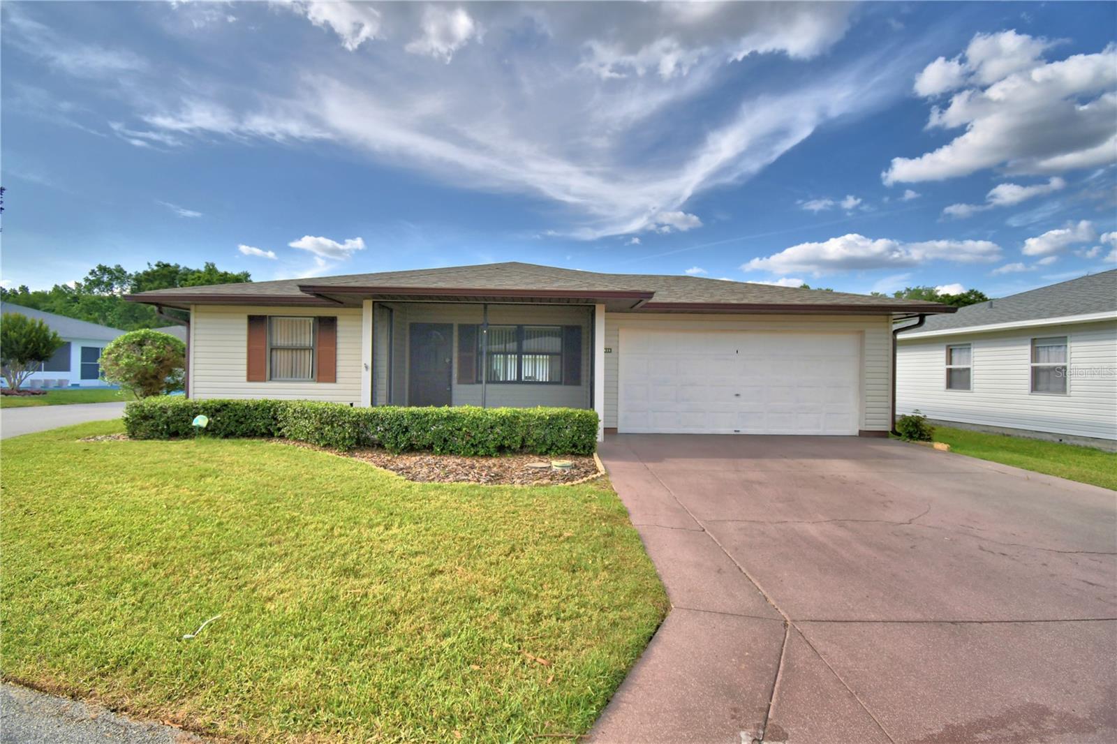 Listing photo 3 for 4828 Squire Hollow Dr