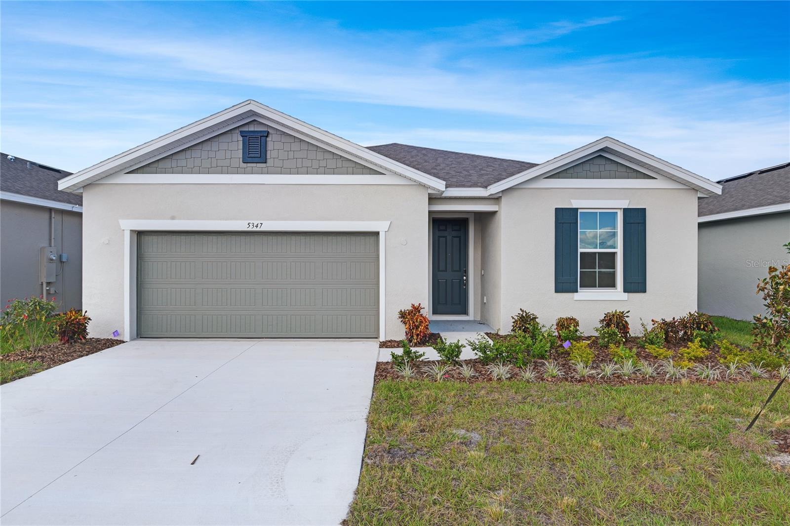 Listing photo 2 for 5347 Mickey Ave