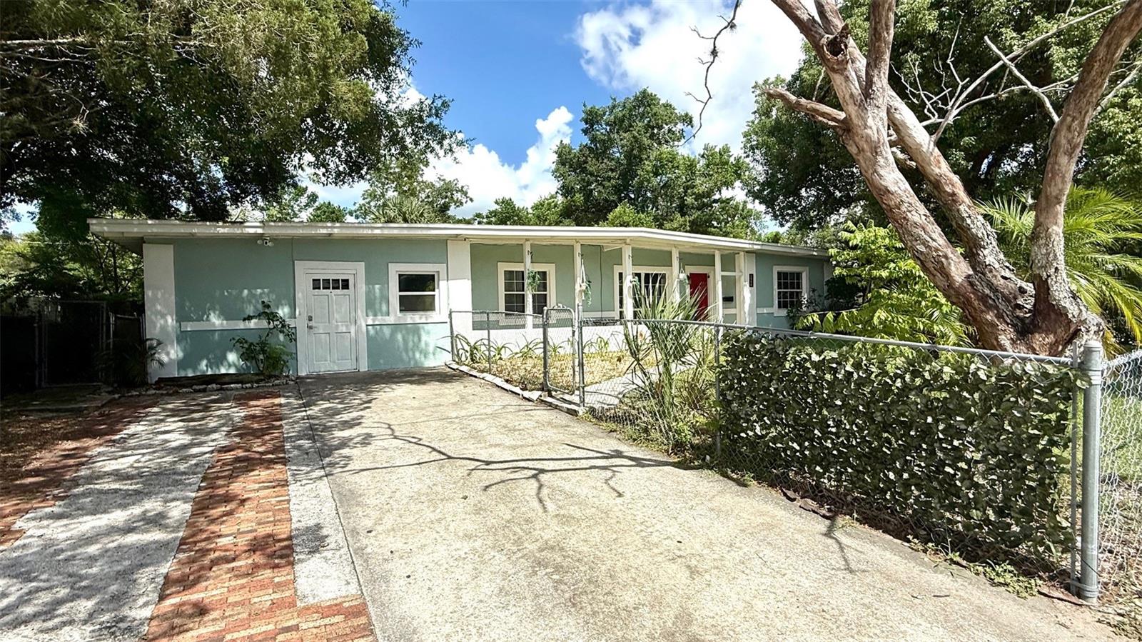 1916 N HASTINGS STREET