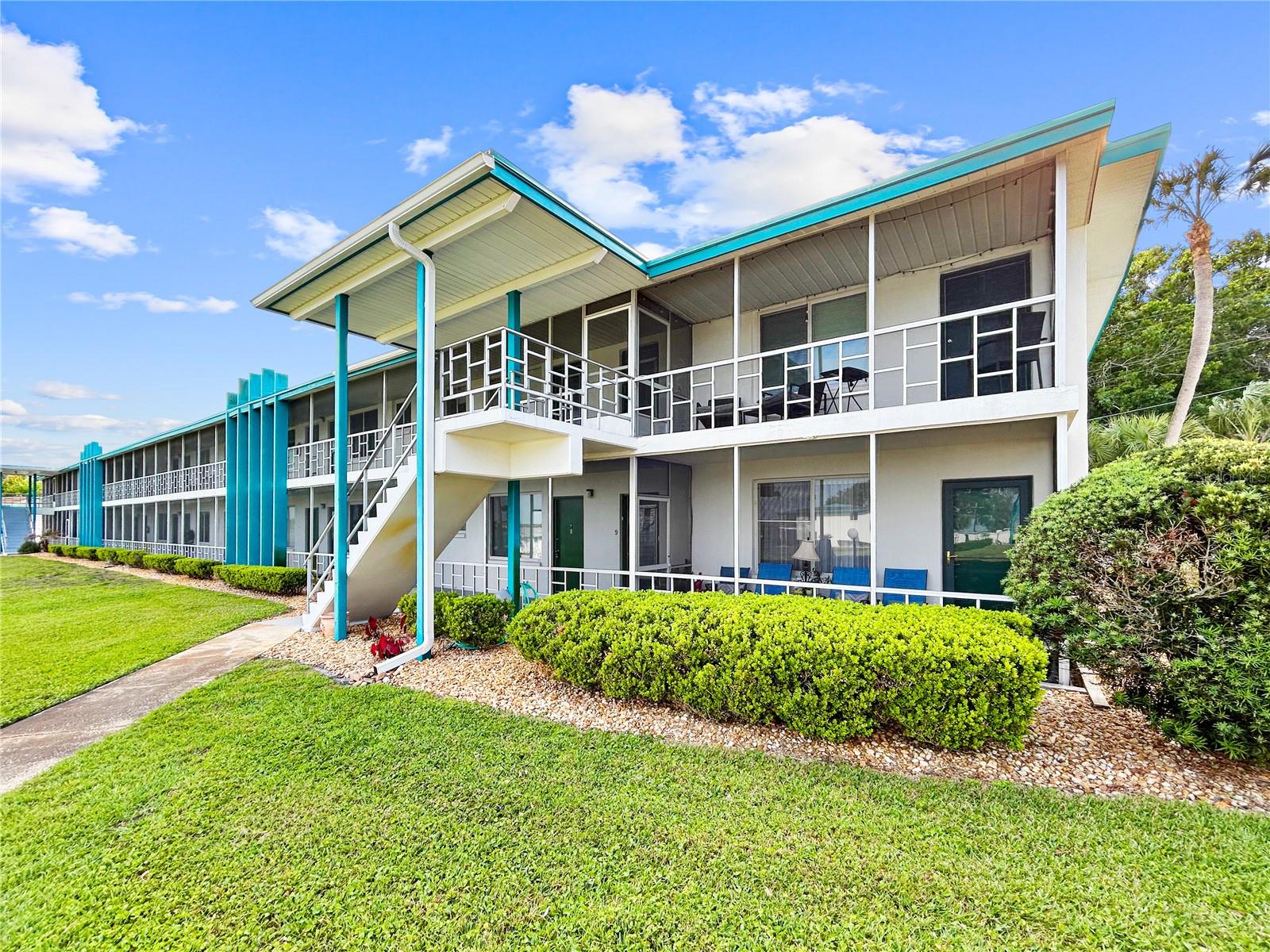 Listing photo 1 for 1600 W Lake Parker Dr #c4