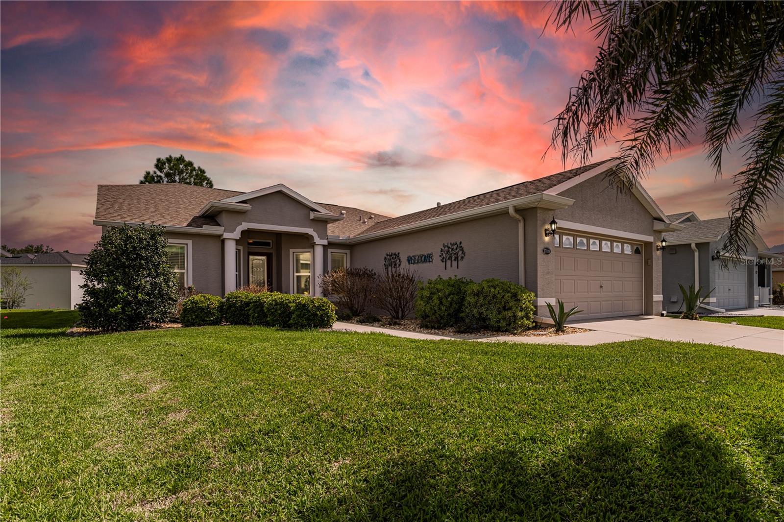 Listing photo 2 for 27118 Roanoke Dr