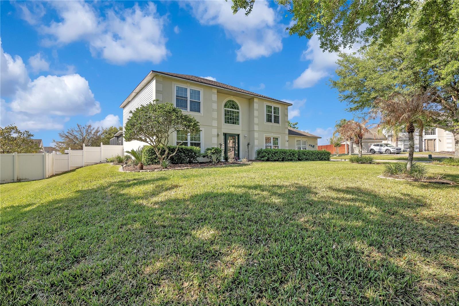 Listing photo 2 for 16012 Horizon Ct