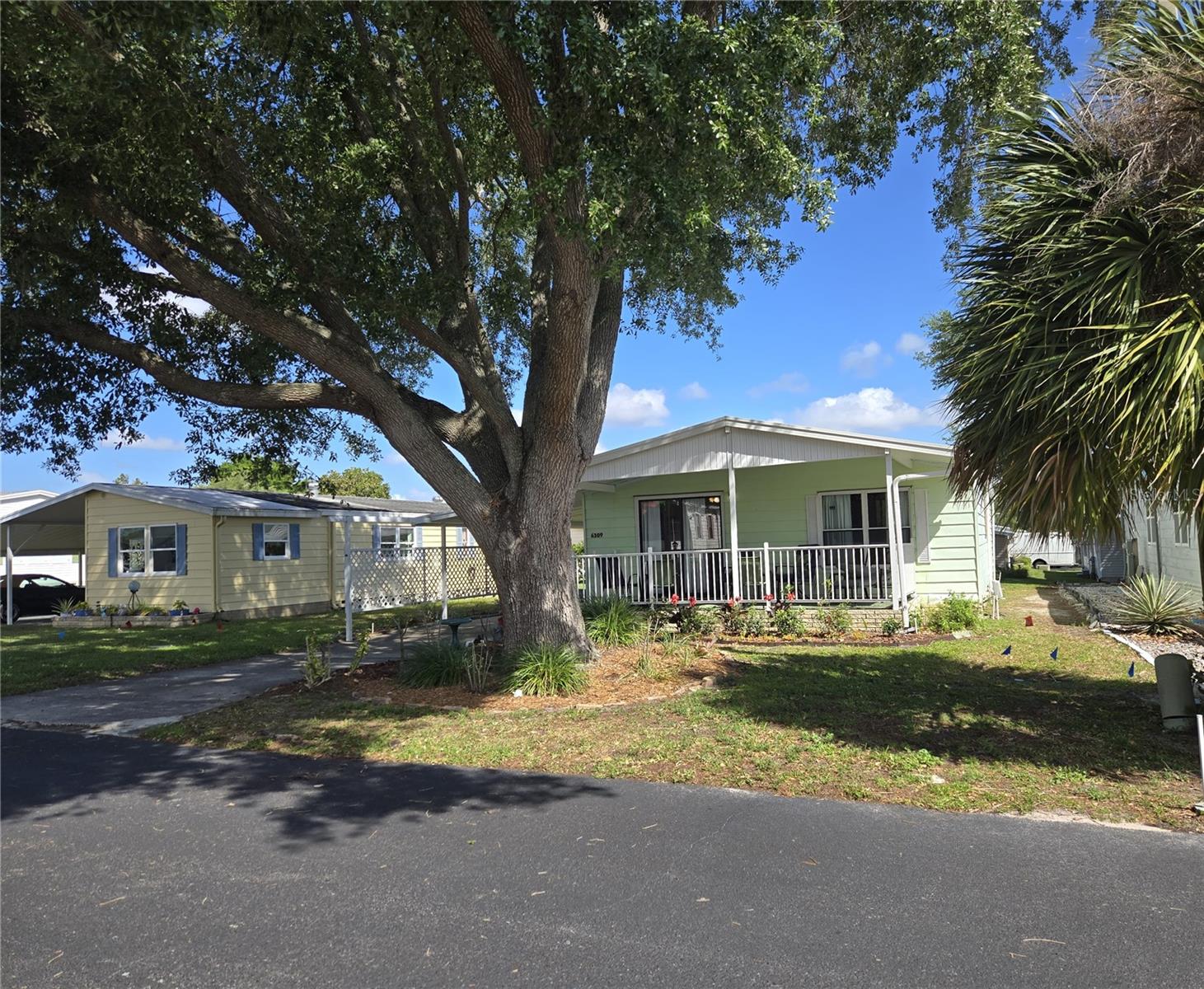 Listing photo 3 for 6309 Grove Pointe Dr Se