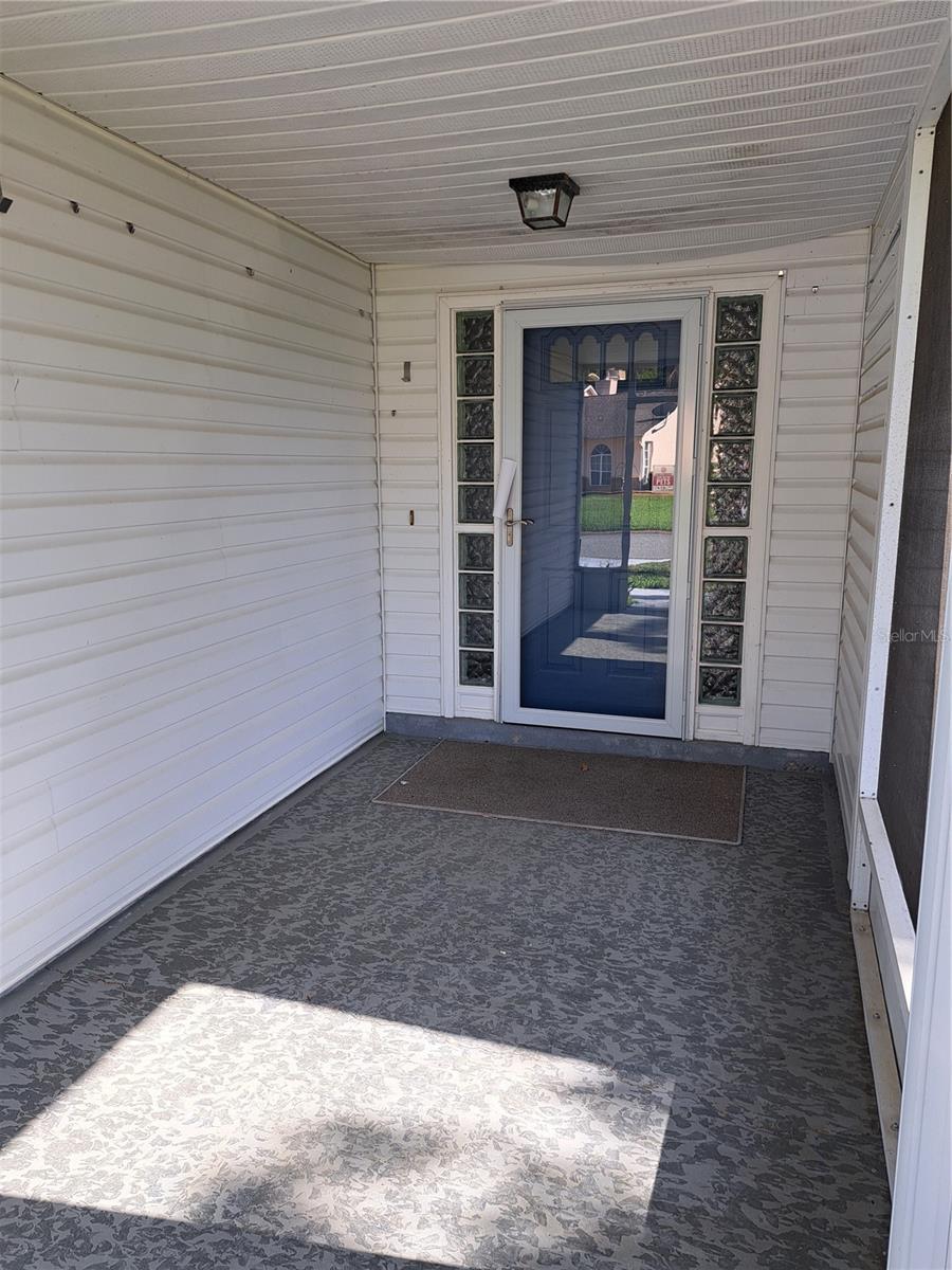 Listing photo 2 for 5618 Rosewall Cir