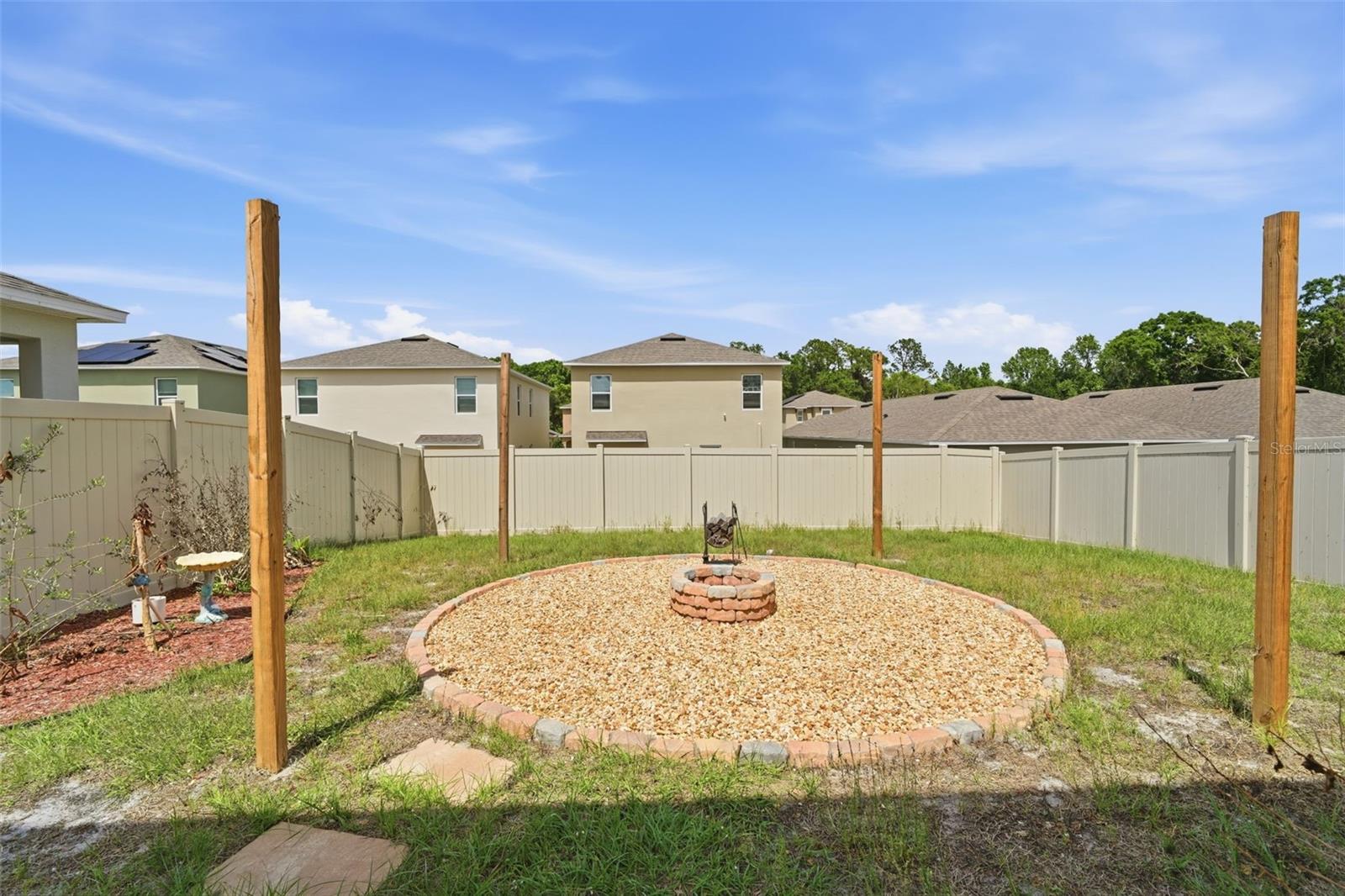 Listing photo 2 for 1356 Berry Ln
