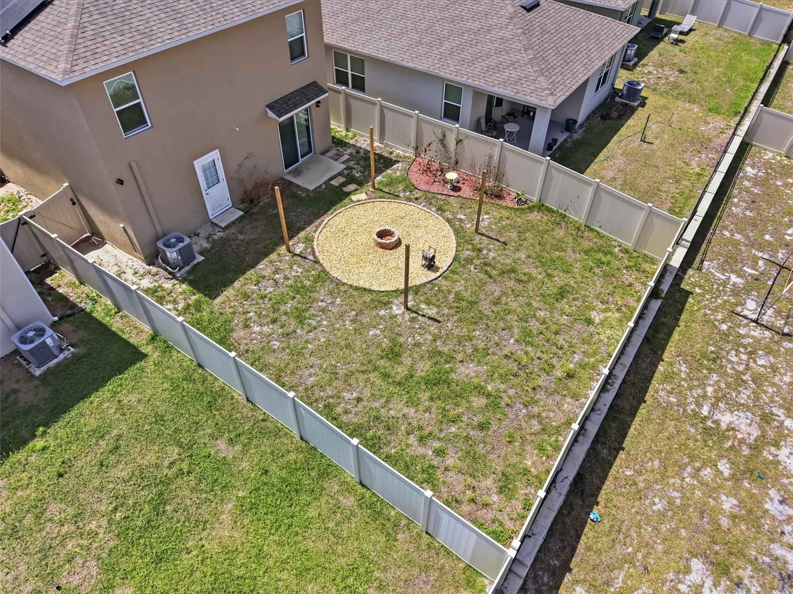 Listing photo 3 for 1356 Berry Ln