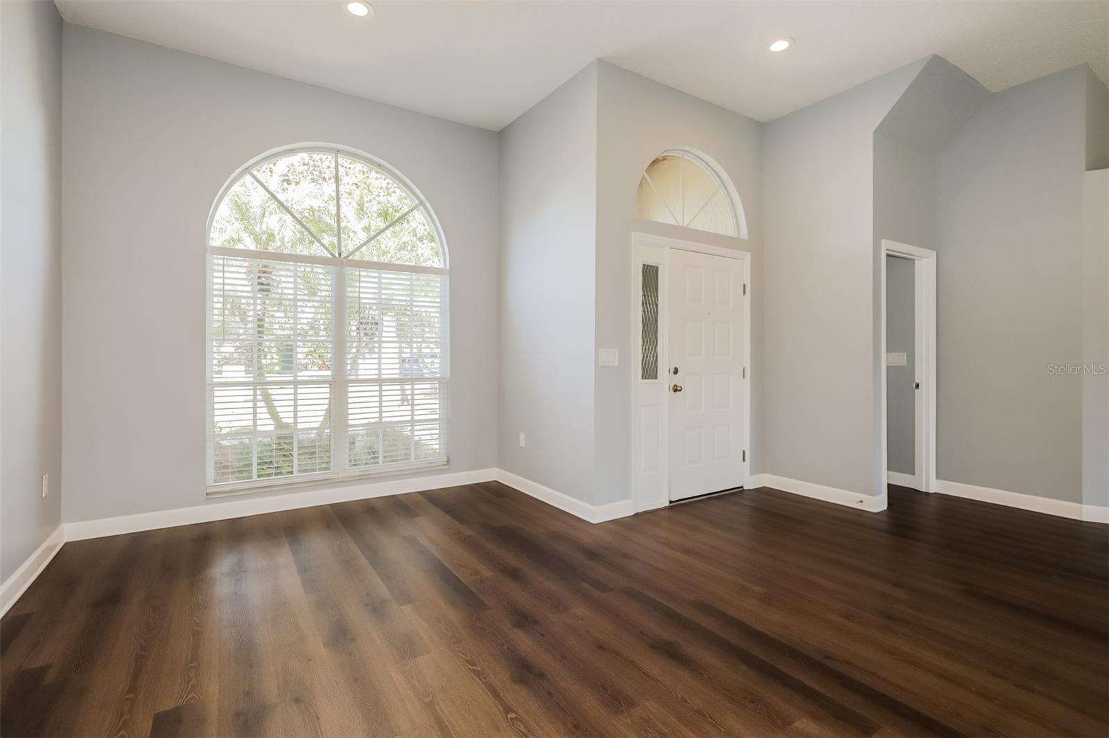 Listing photo 2 for 5238 Montserrat Ct