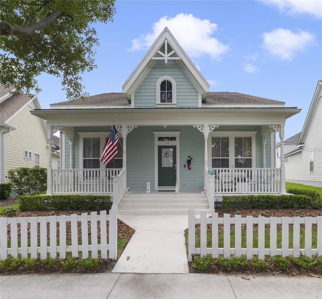 104 EASTPARK CRESCENT