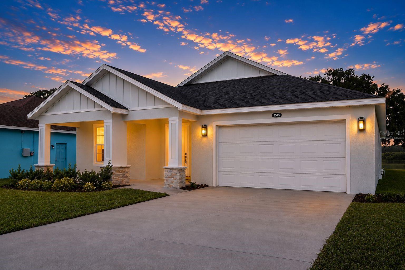 Listing photo 1 for 4545 Fairway Oaks Dr