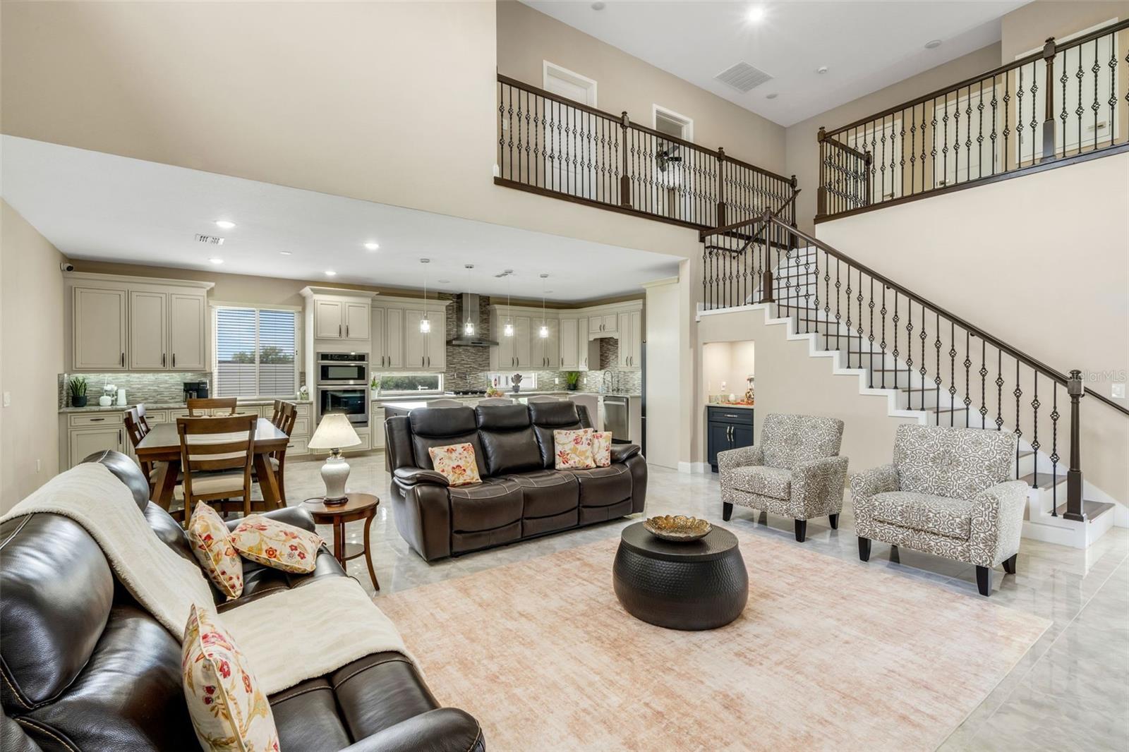 Listing photo 3 for 545 Gandhi Dr