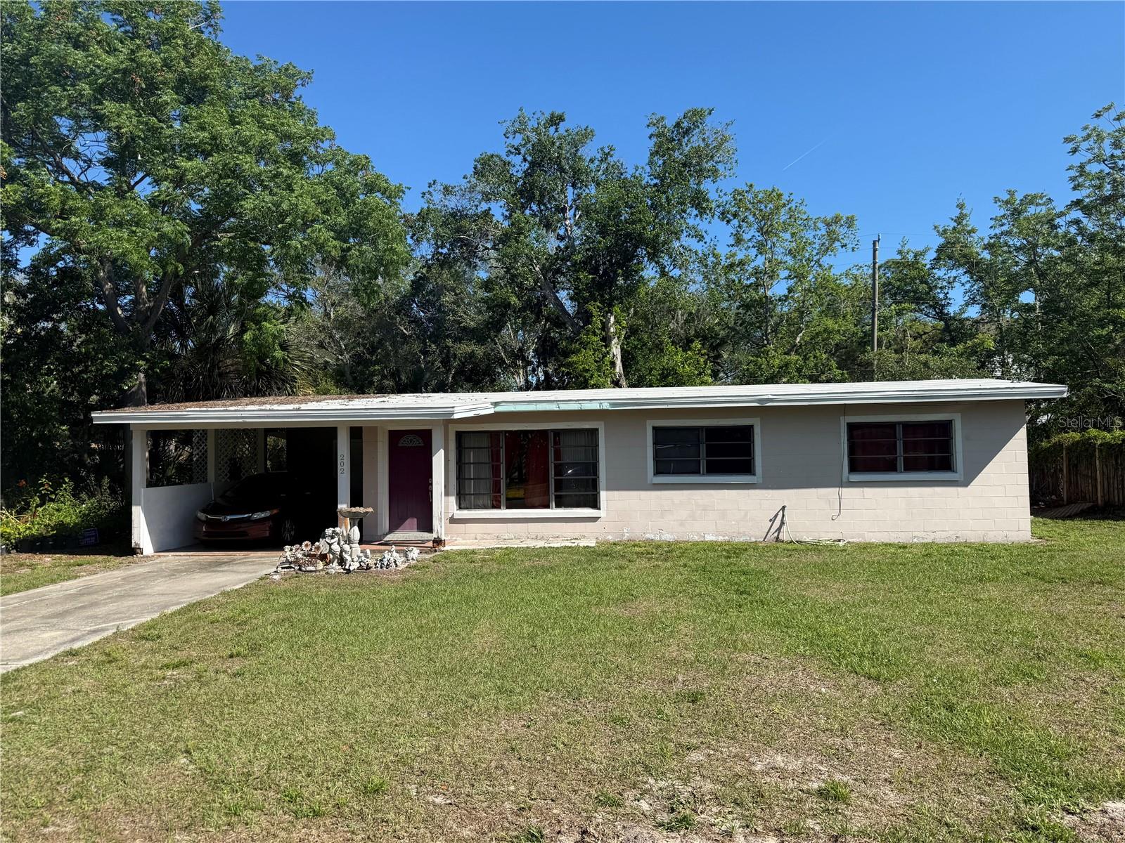 Listing photo 1 for 202 Fairmont Dr