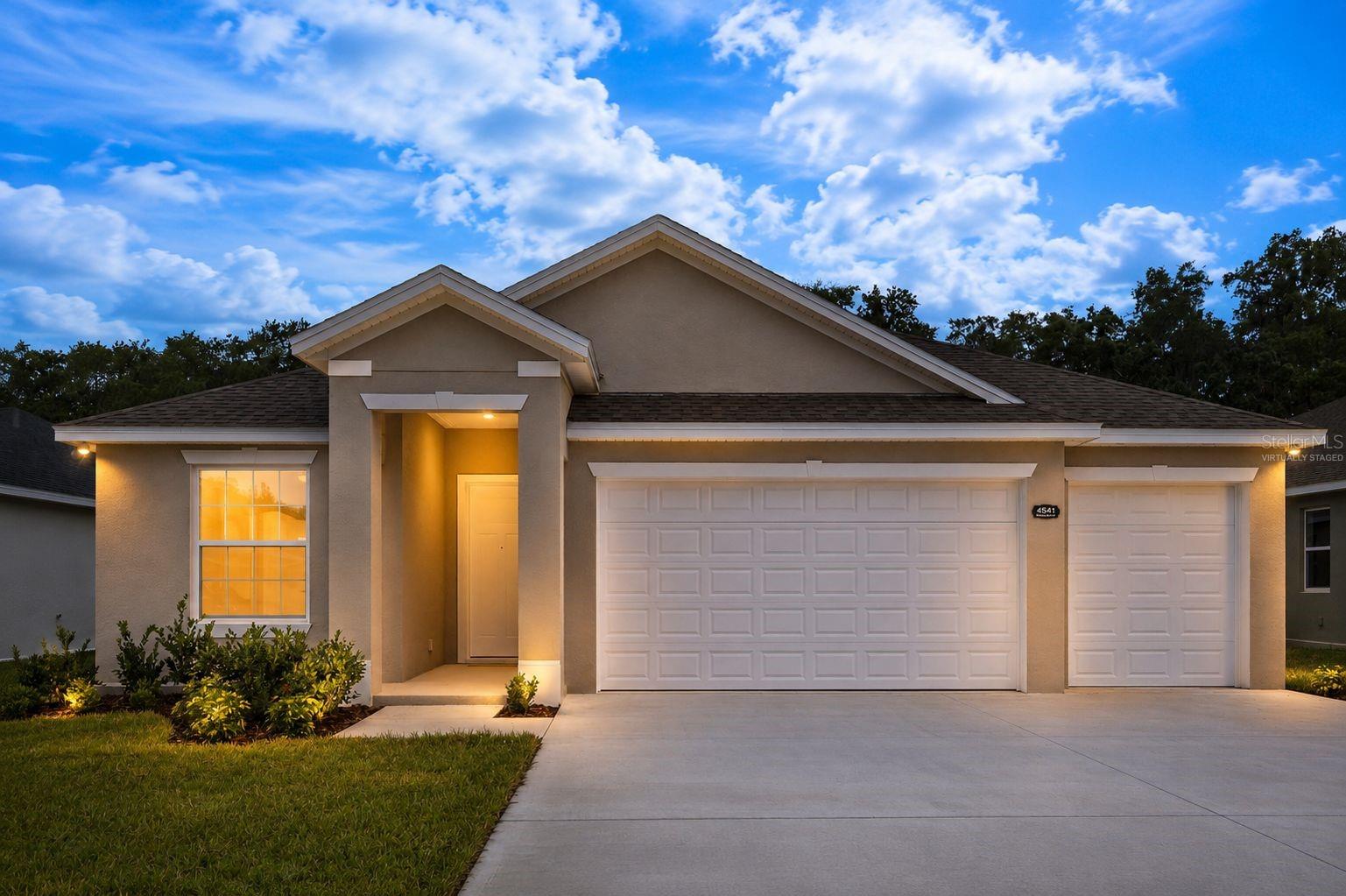 Listing photo 1 for 4541 Fairway Oaks Dr