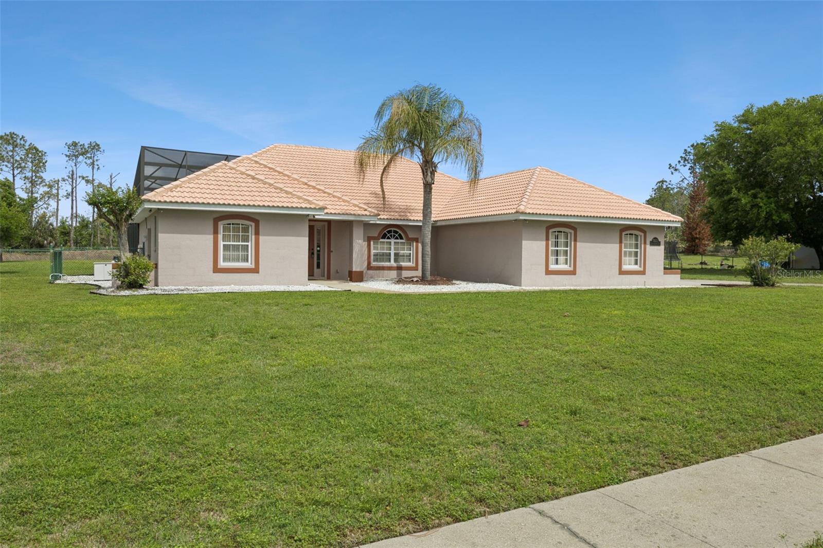 Listing photo 1 for 7833 Golf Paradise Way