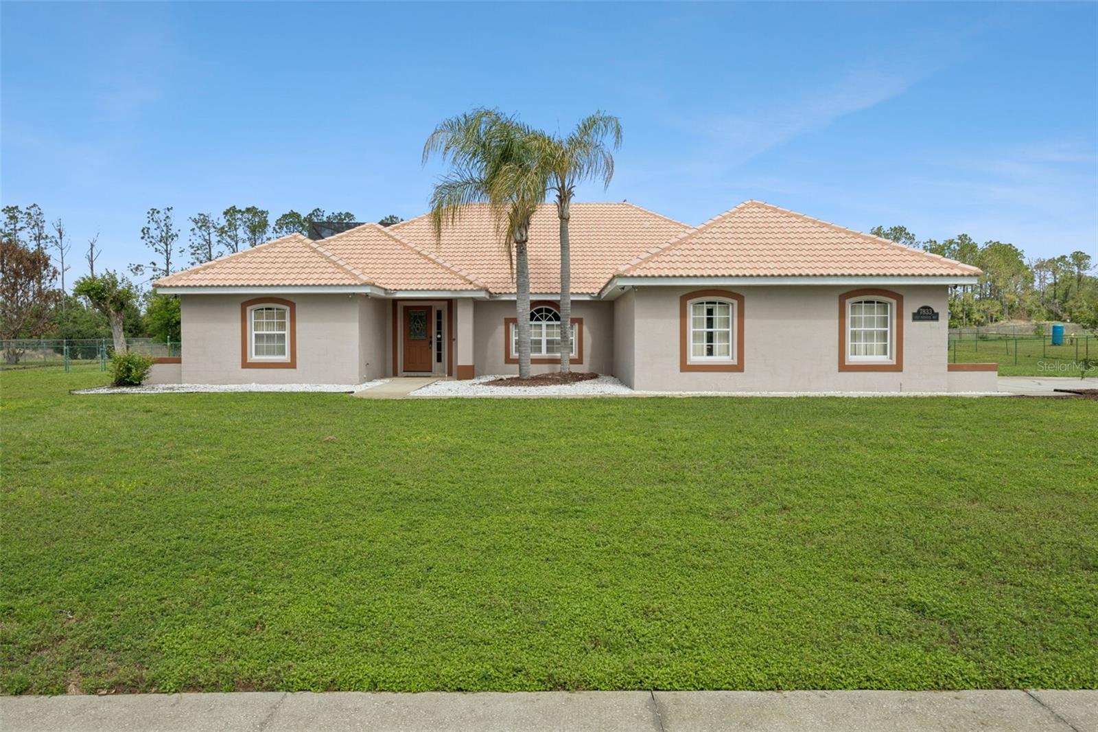 Listing photo 2 for 7833 Golf Paradise Way