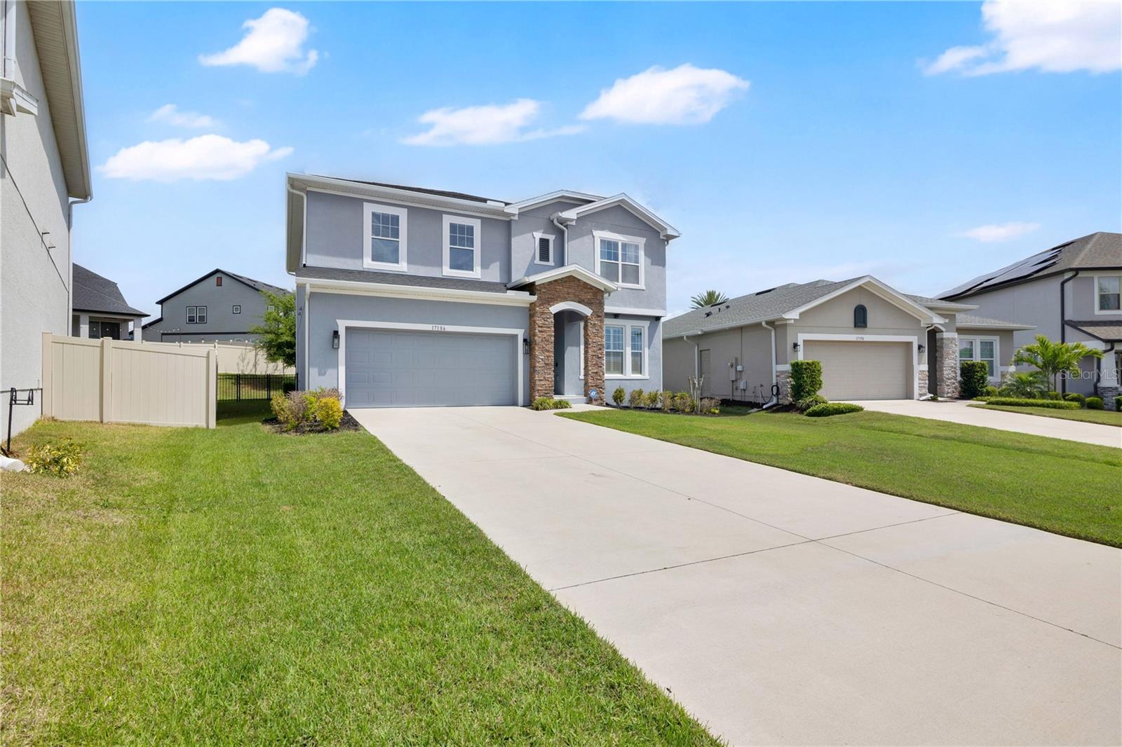 Listing photo 3 for 17186 Hickory Wind Dr
