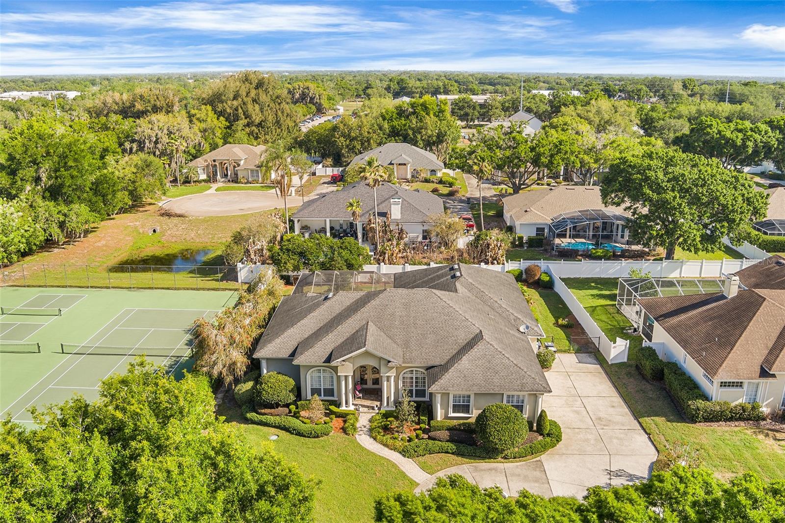 Listing photo 1 for 902 Hanover Way