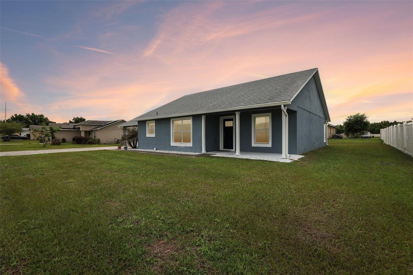Listing photo for 264 Chicago Ave W