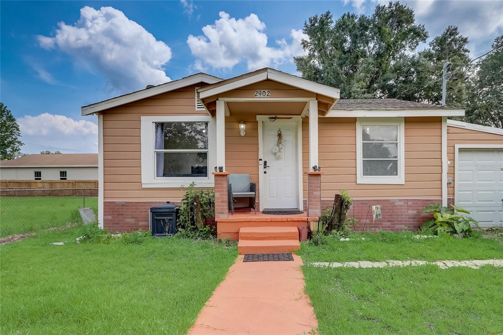 2902 PERSHING STREET